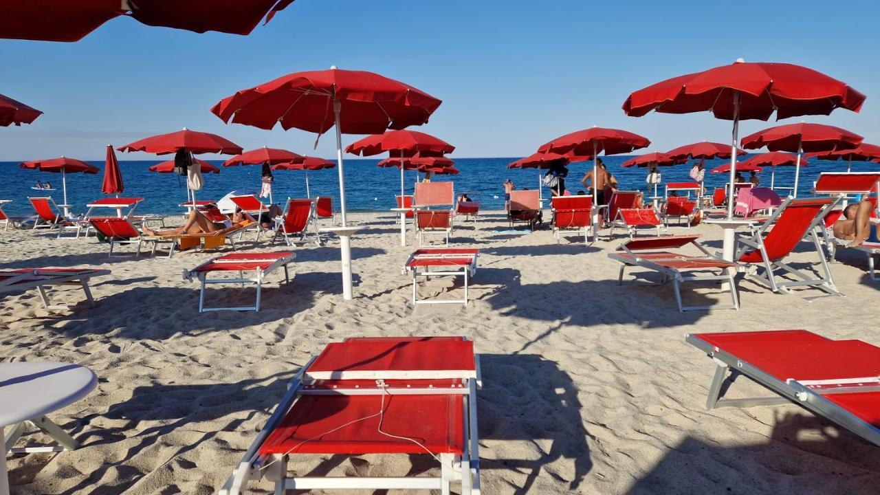 Апартаменты Nina'S House 1 A 300 Metri Dal Mare Santa Caterina Dello Ionio Marina Экстерьер фото